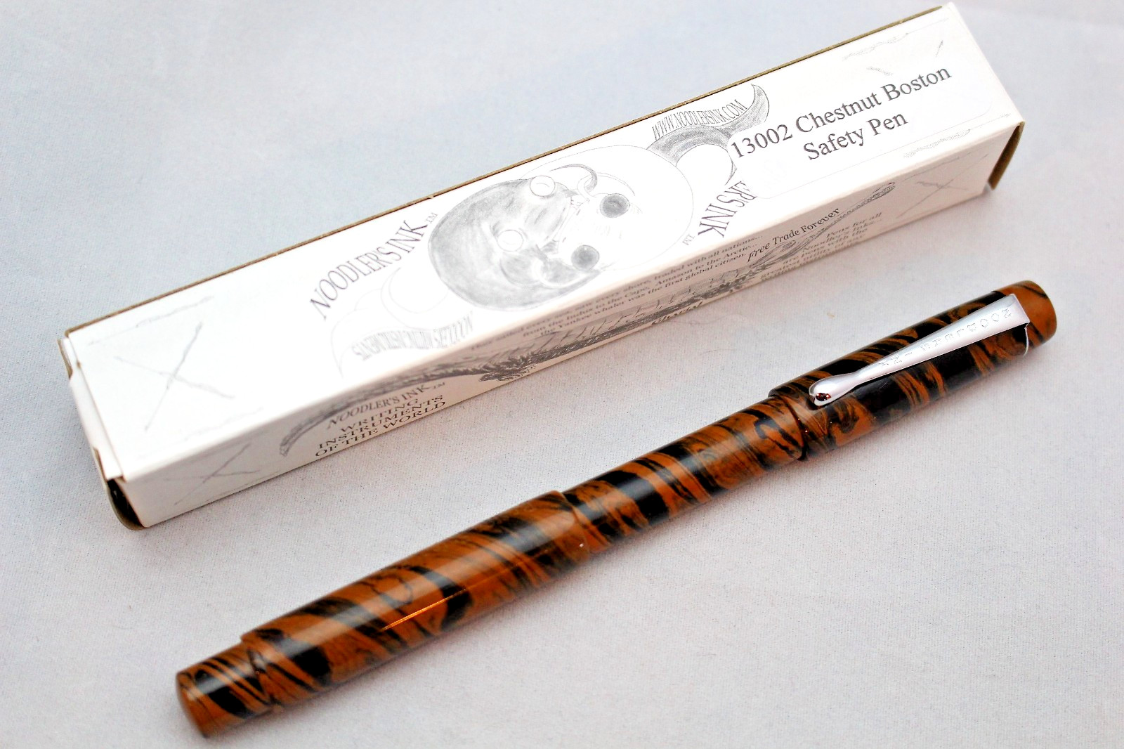 NOODLERS BOSTON SAFETY CHESTNUT EBONITE FLEX NIB FOUNTAIN PEN