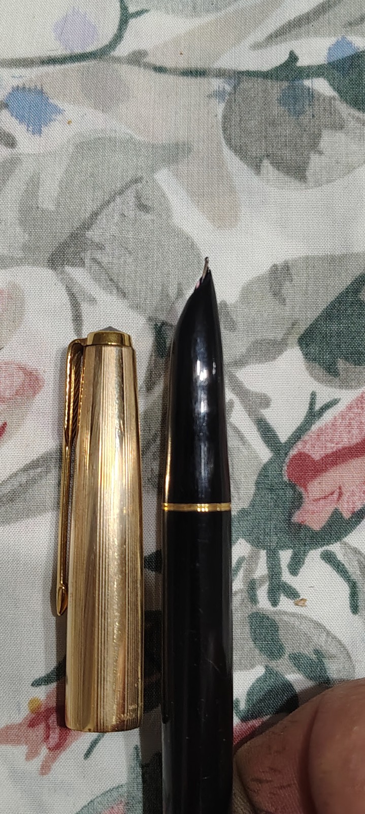 Parker 51 Gold Filled 1/1 12k GF Cap Black Barrel Fountain Pen Fine 14k Gold Nib