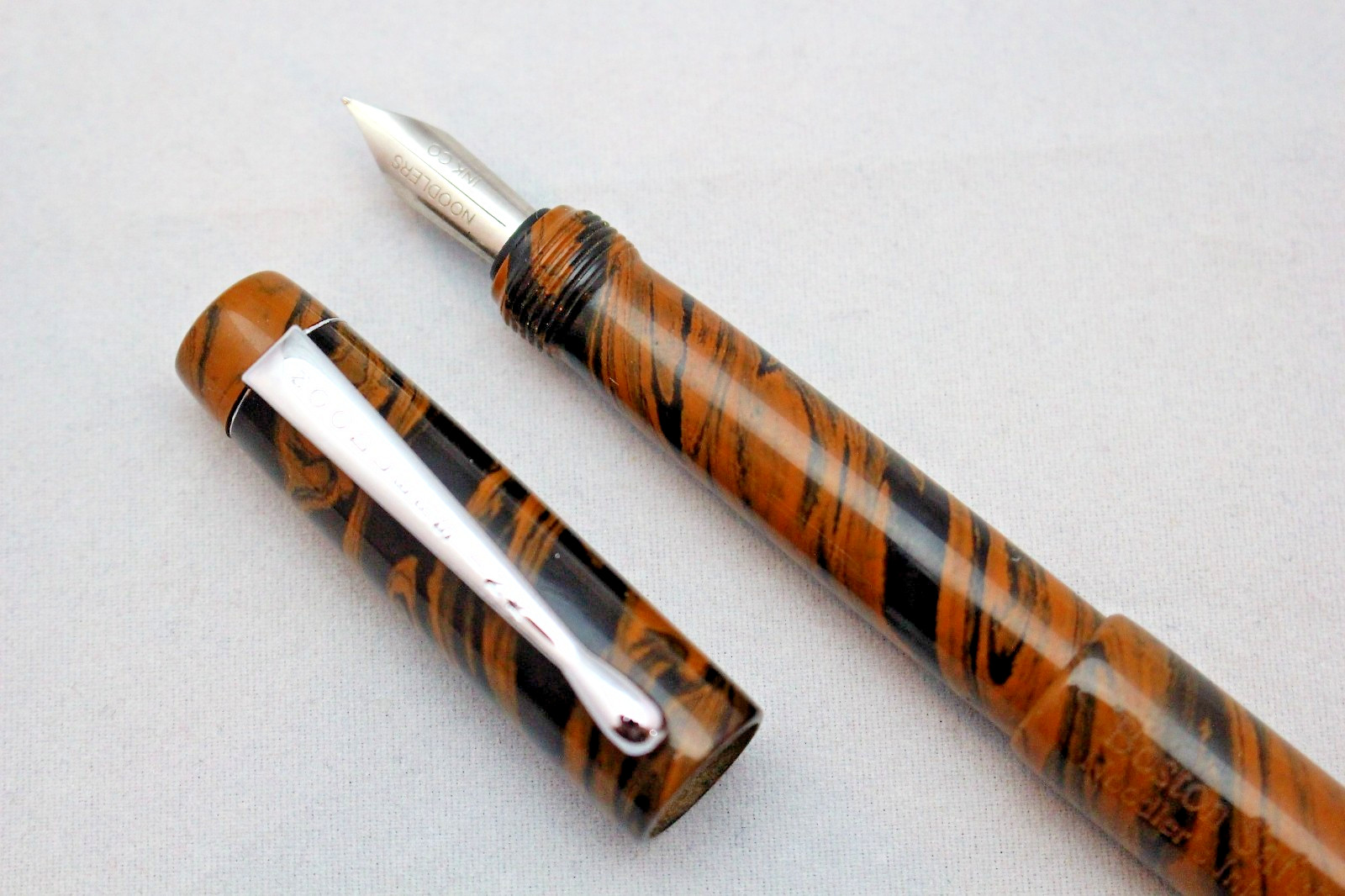 NOODLERS BOSTON SAFETY CHESTNUT EBONITE FLEX NIB FOUNTAIN PEN