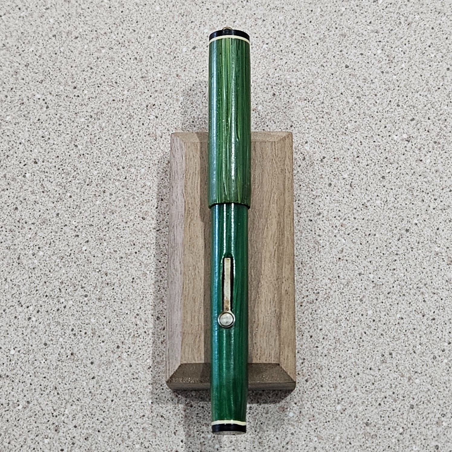 Vintage Unbranded Green Wood Grain Lever Fill Ring Top 4.5″ Fountain Pen Bad NIB