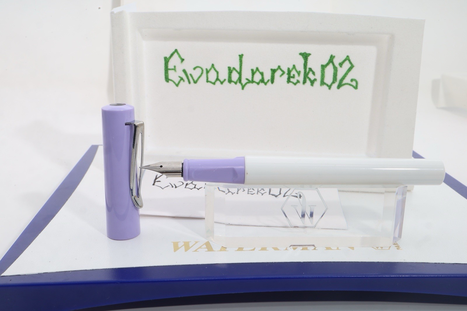 Unbranded Fountain Pen, White/Violet CT, New