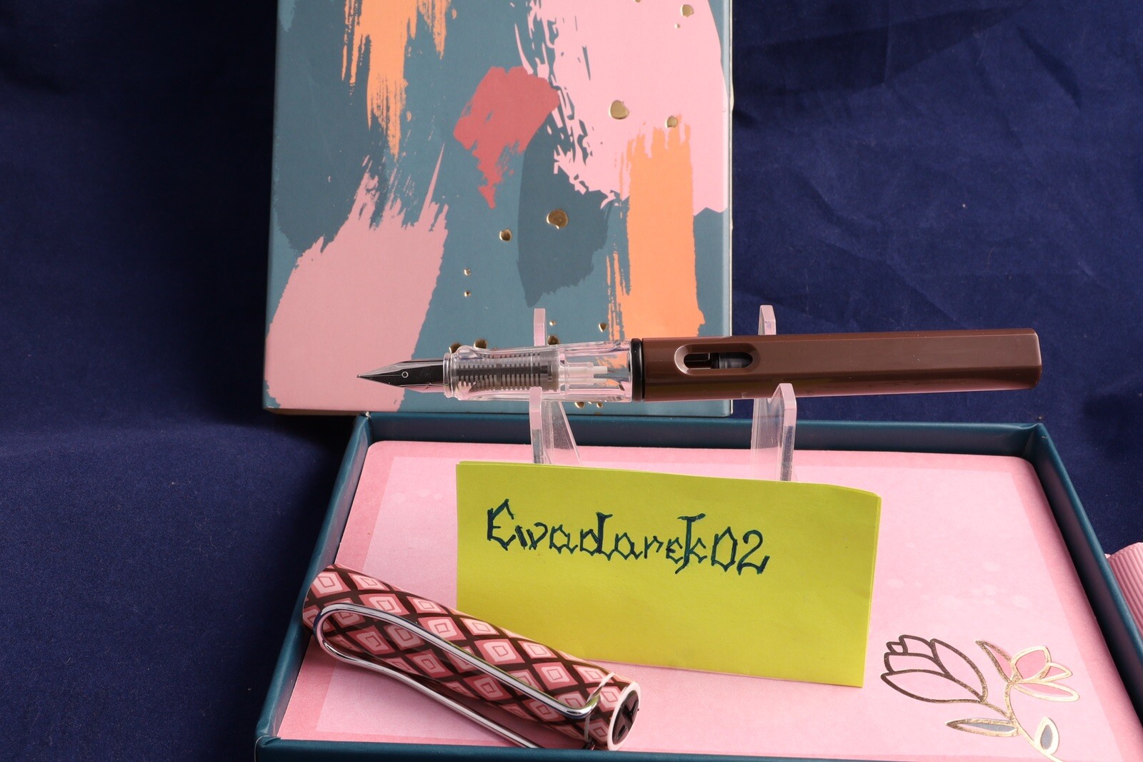 Unbranded Fountain Pen, Brown CT, Notes Included, New