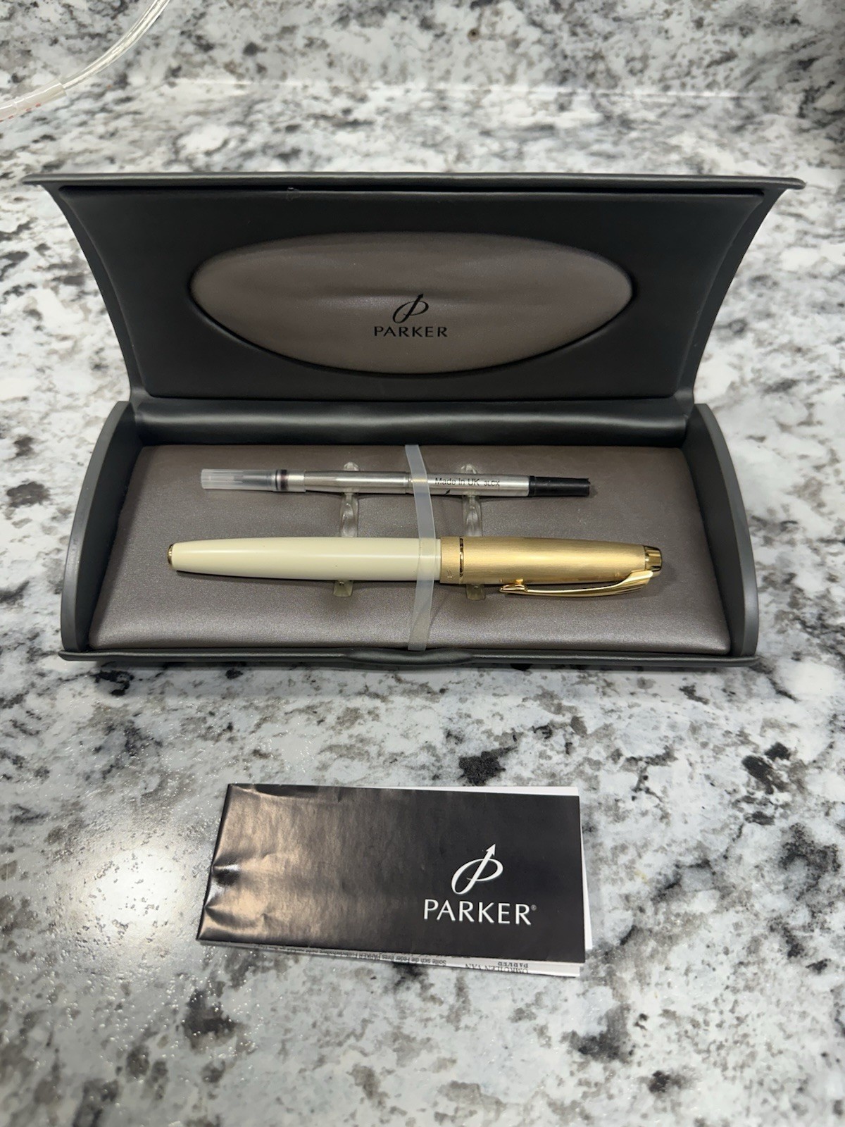 Parker Sonnet Fountain Pen Ivory Gold Tone 18K Nib Gift Box & Converter
