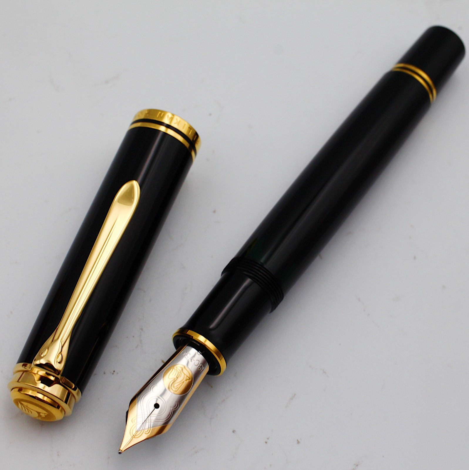 [New unused]Pelikan Souveran M1000 Fountain Pen Nib F Black w/box & ink