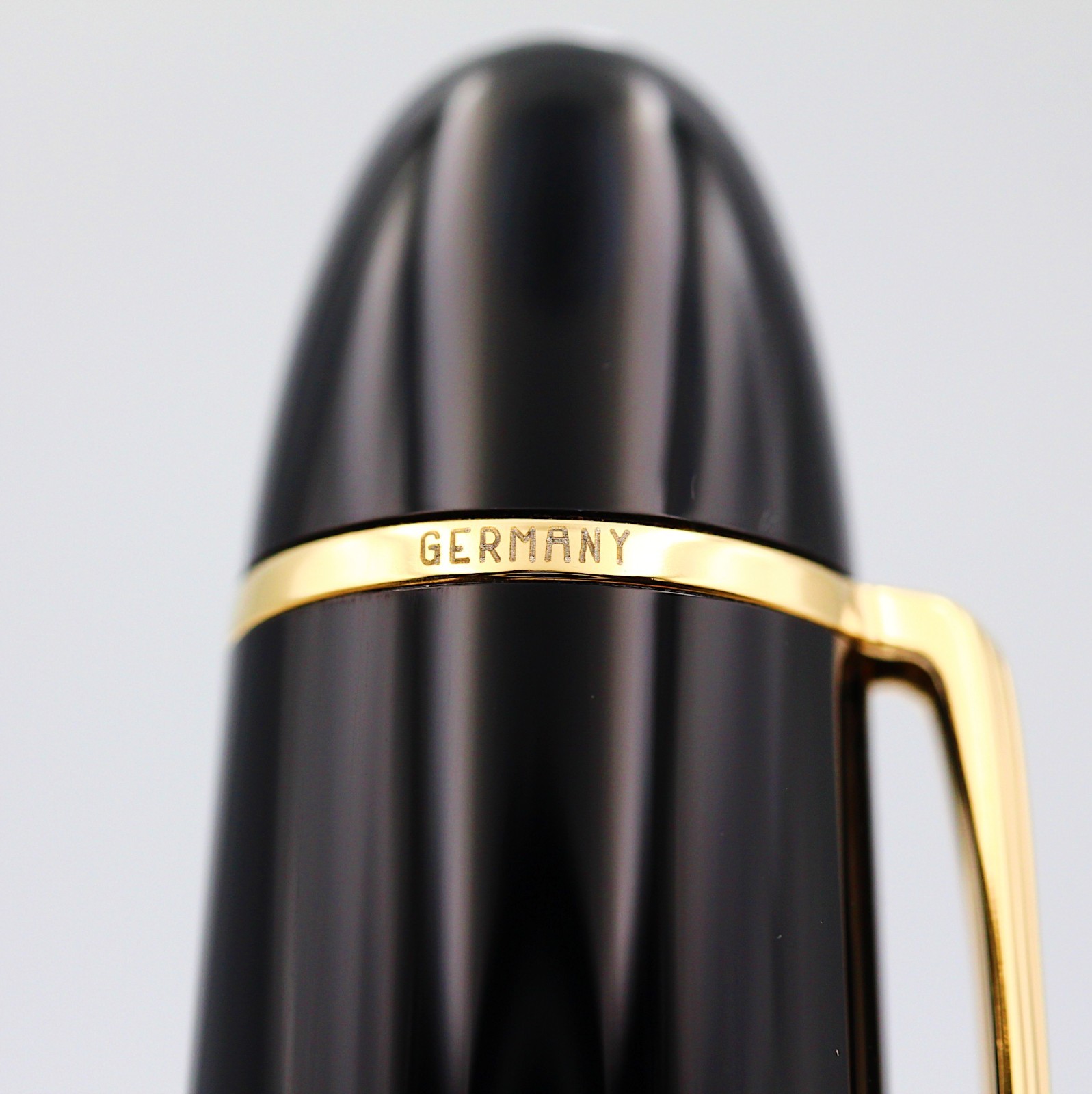 [Mint] Montblanc Meisterstuck 149 18K 750 Black & Gold Fountain Pen F Nib