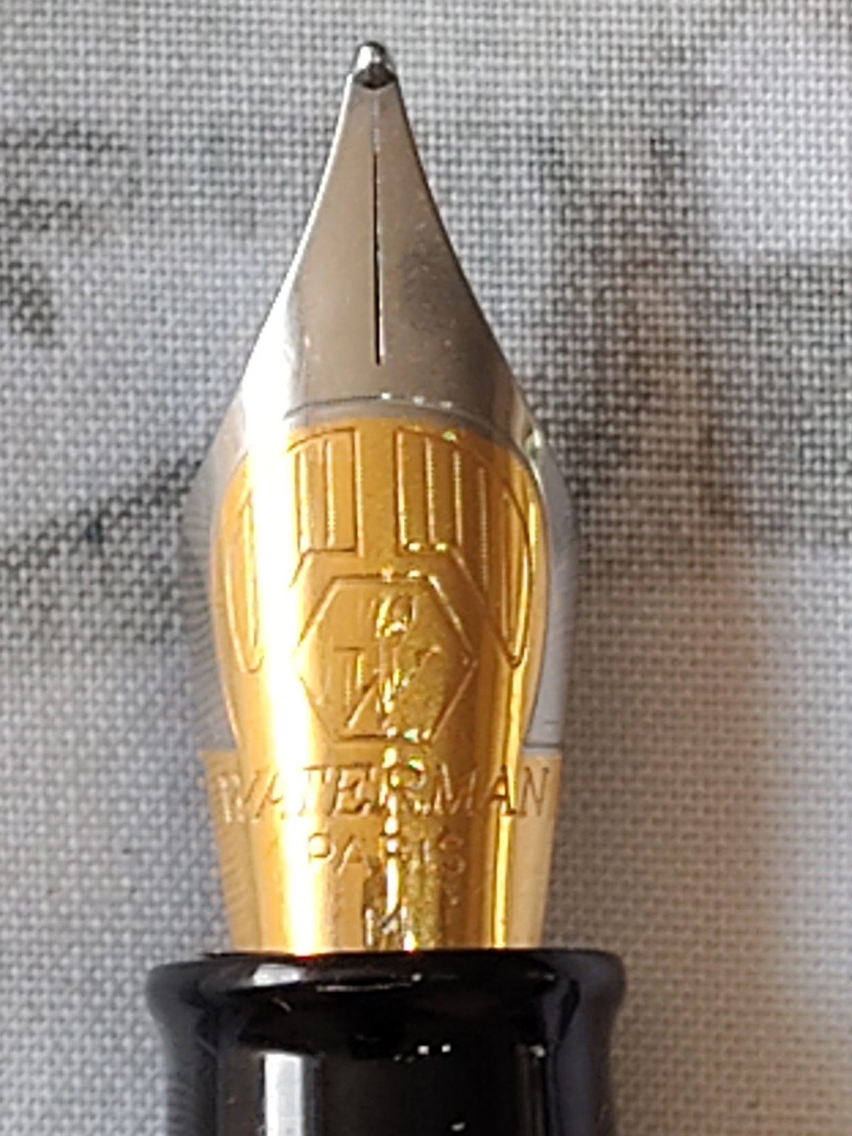 Waterman Phileas Violet Marble Gold Plated Medium Nib Fountain Pen France Made