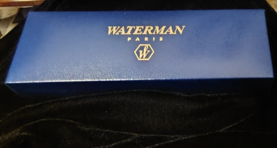 Waterman Paris Executive Black Lacquer Fountain Pen 18K Nib New in Box