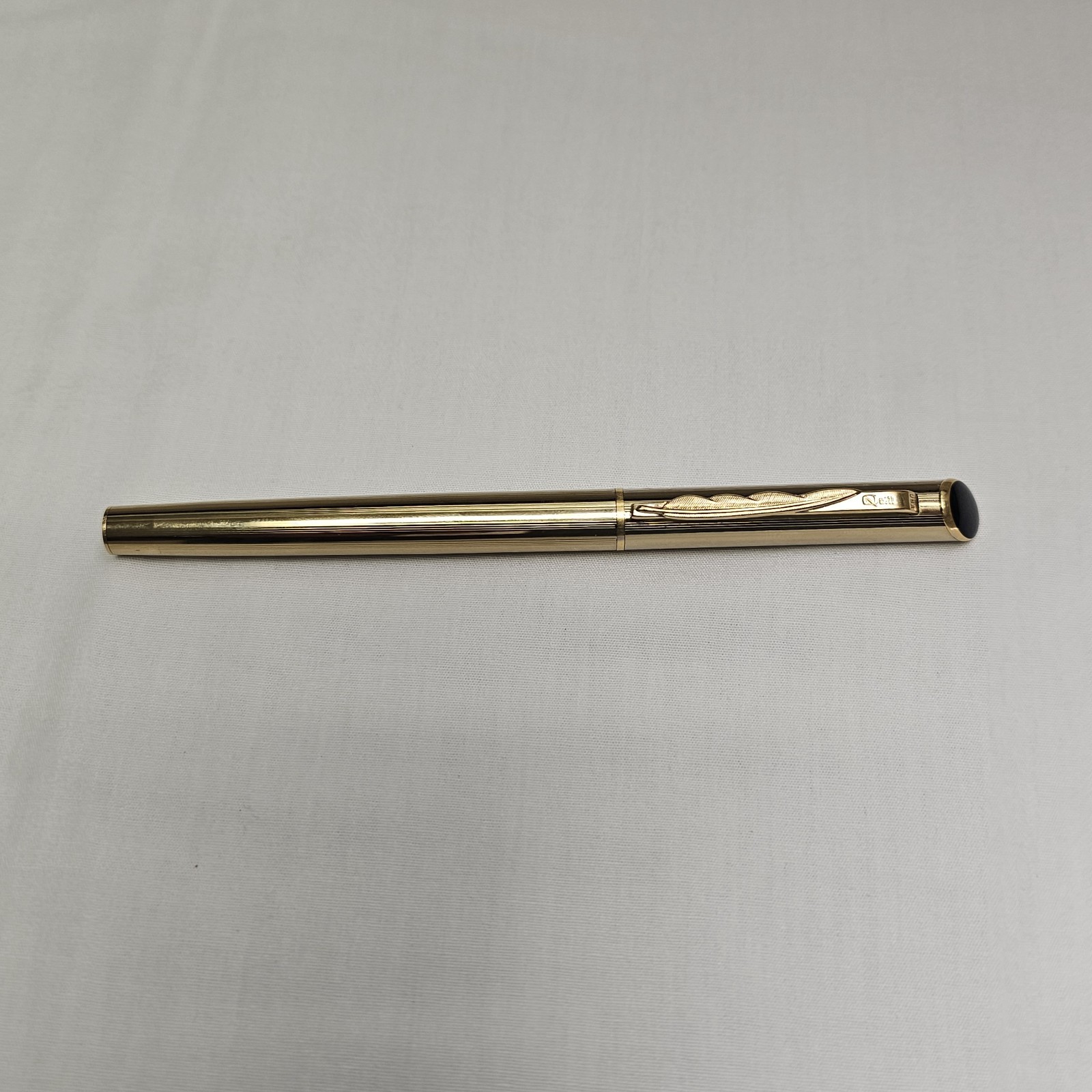 Vintage Quill Fountain Pen Gold Tone USA Medium Nib M Untested As-Is