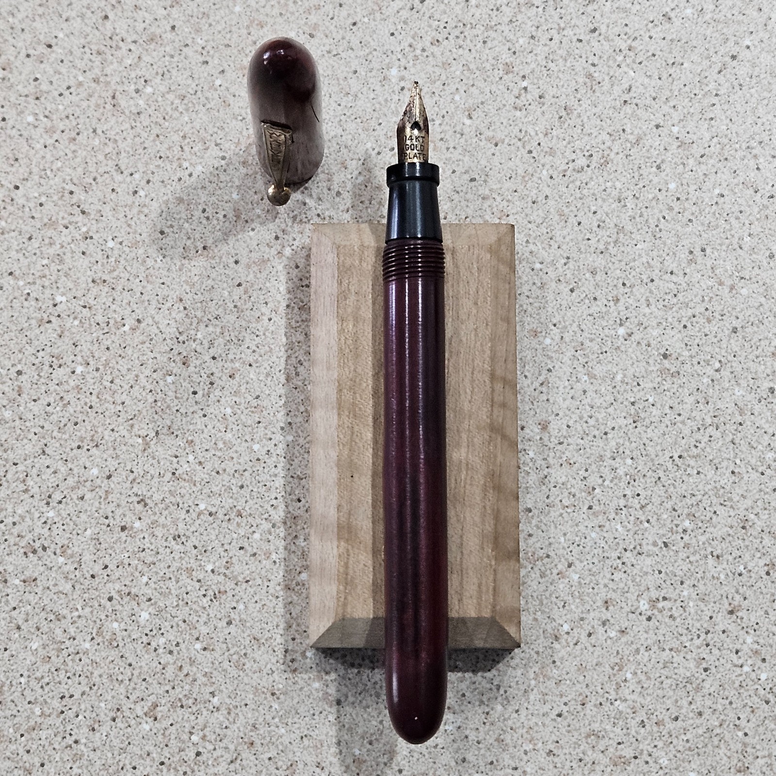 Vintage Wearever Lever Fill Red Woodgrain With Rounded Ends 5-3/8″ Fountain Pen