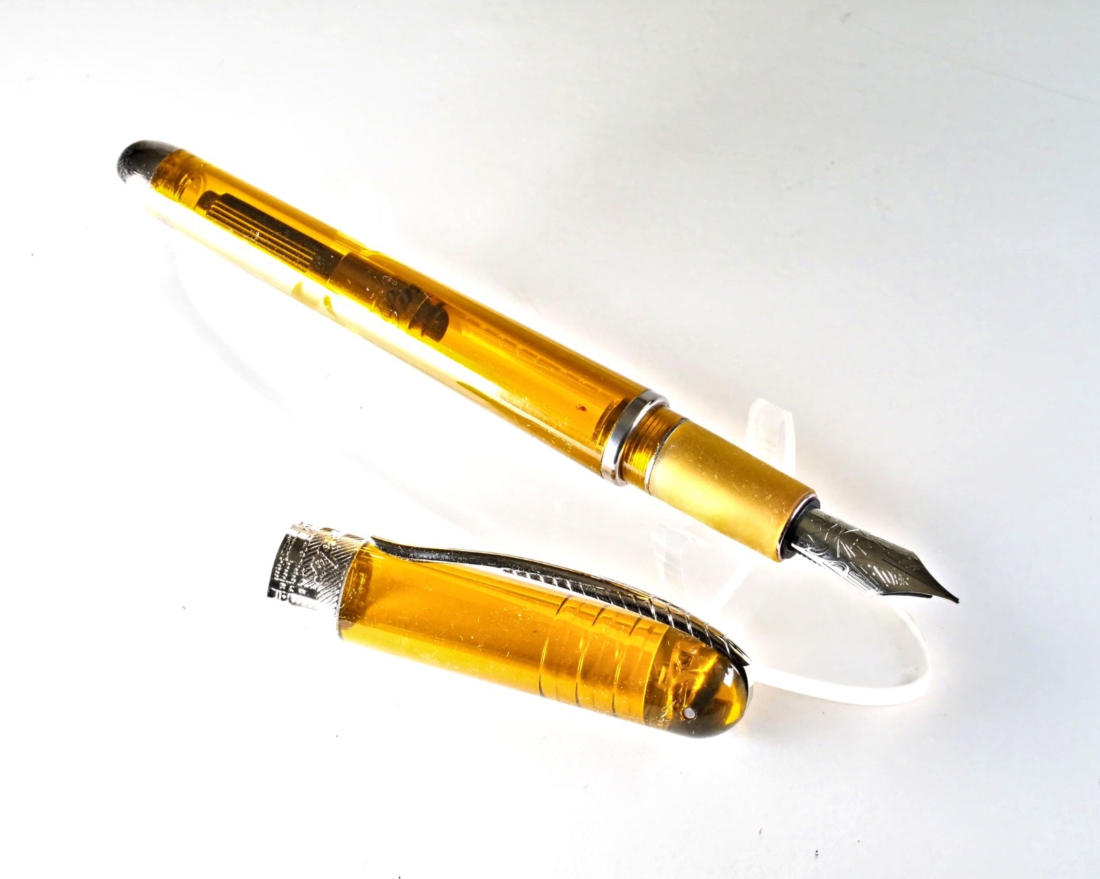 PINEIDER Avatar UR (Ultra Resin) Amber Demo Fountain Pen, Italy, Medium, MINT
