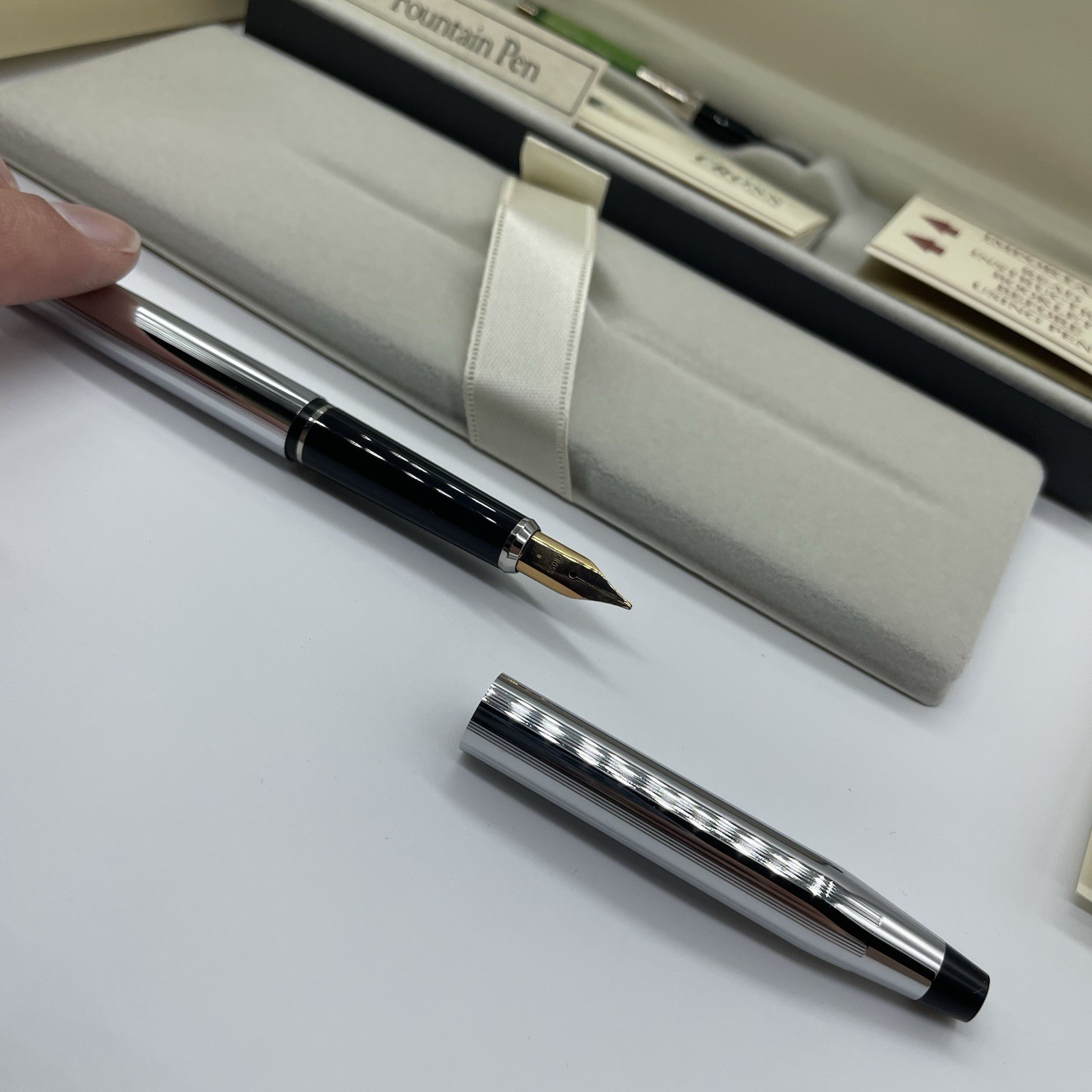 VINTAGE 3506 CROSS CHROME CLASSIC CENTURY LINE FOUNTAIN PEN M IN CASE W BOX!