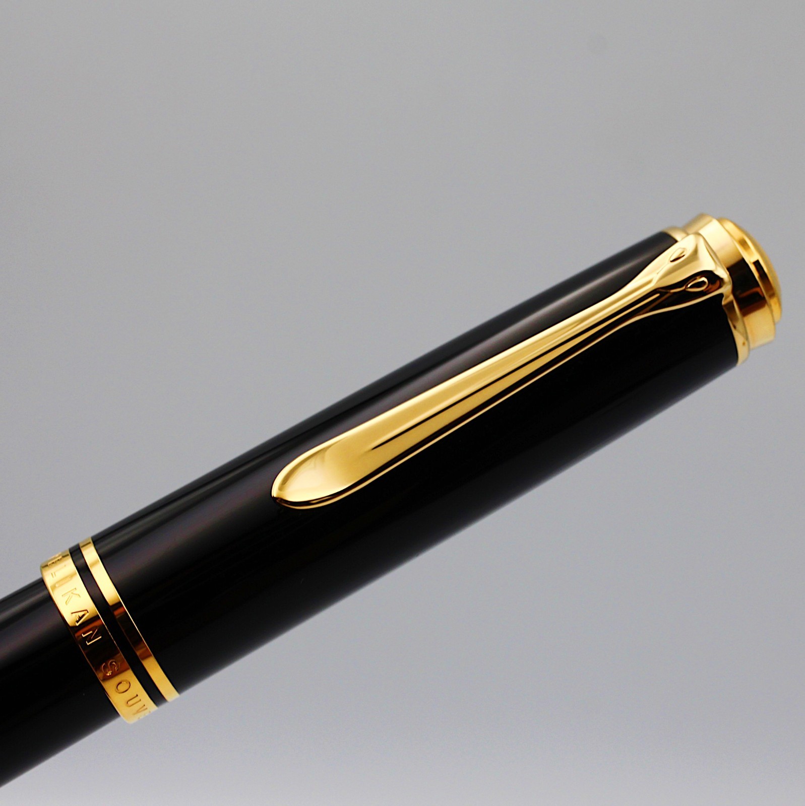[New unused]Pelikan Souveran M1000 Fountain Pen Nib F Black w/box & ink