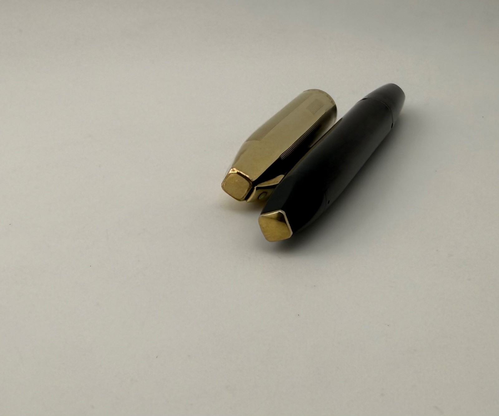 Vintage Sheaffer PFM V Black Gold Fountain Pen 14K Gold Nib – 1960’s