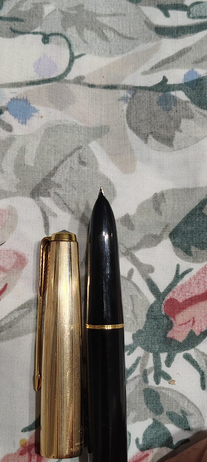 Parker 51 Gold Filled 1/1 12k GF Cap Black Barrel Fountain Pen Fine 14k Gold Nib