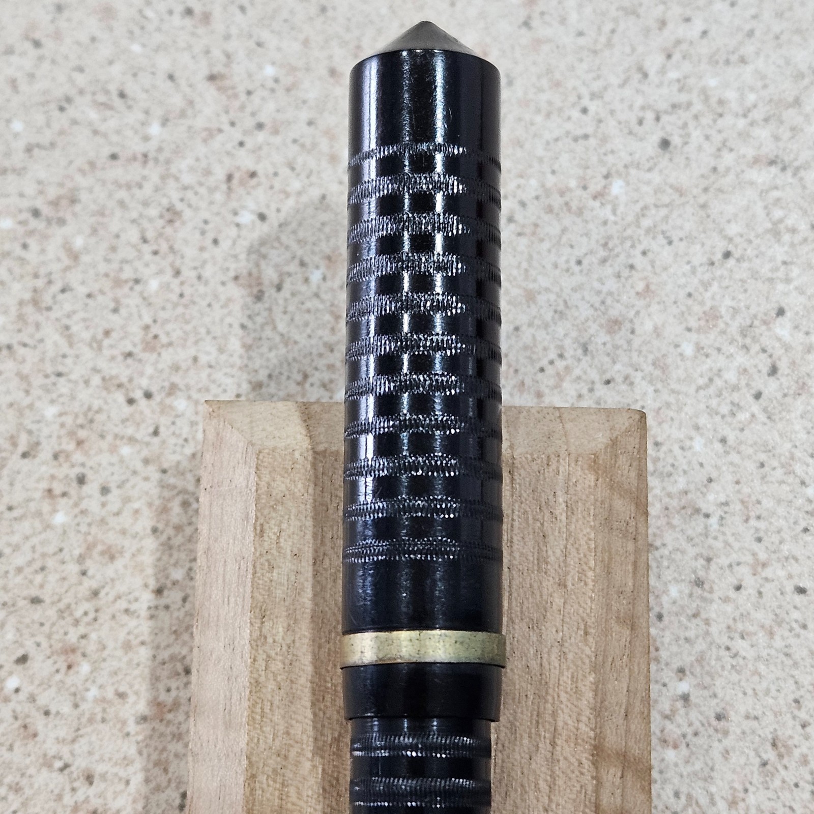 Unbranded Lever Fill Black Etched Cap & Barrel With Pointed Ends 5″ Fountain Pen