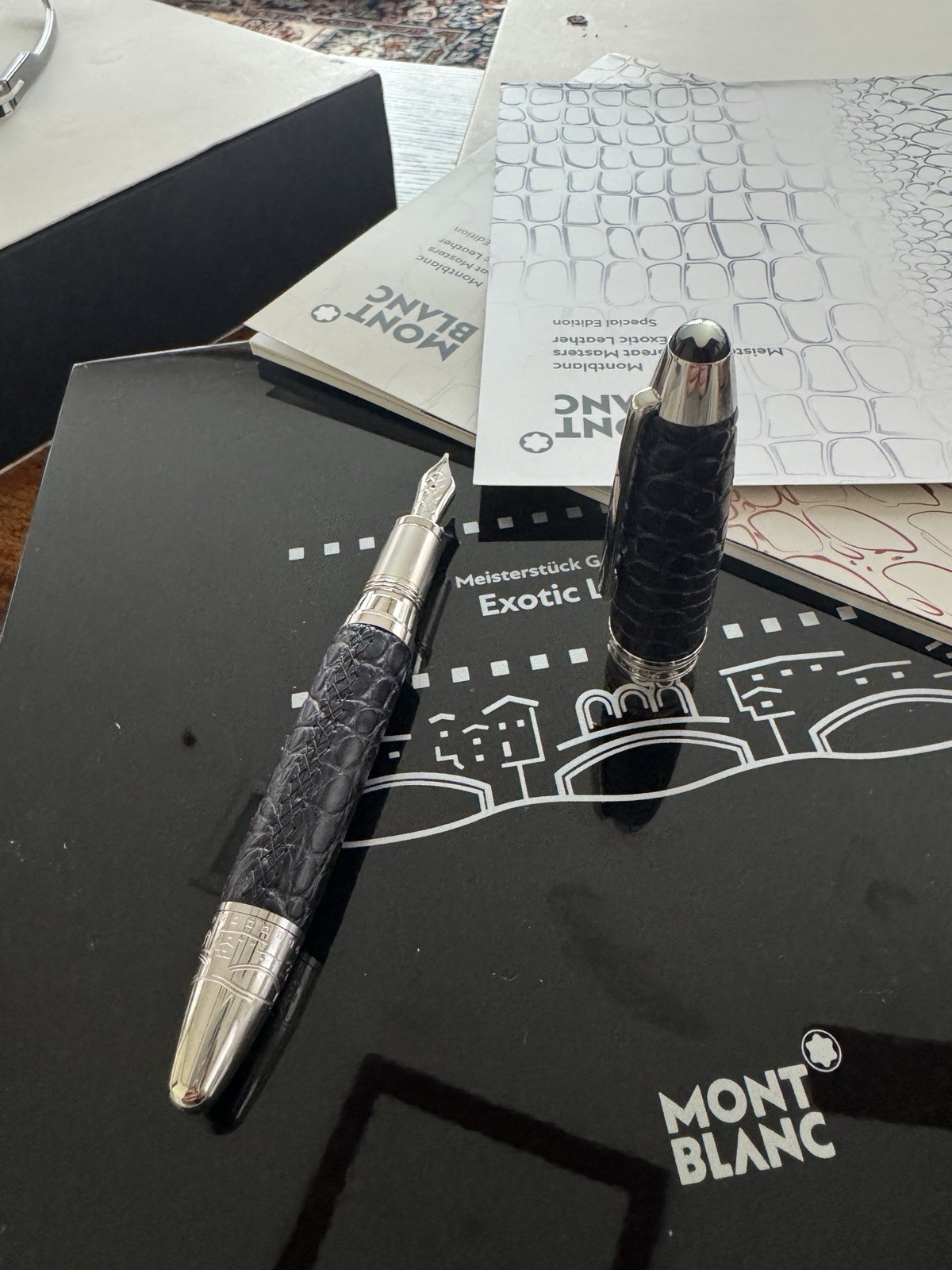Montblanc Great Masters Alligator Leather Dark Blue Fountain Pen 18k Gold Nib