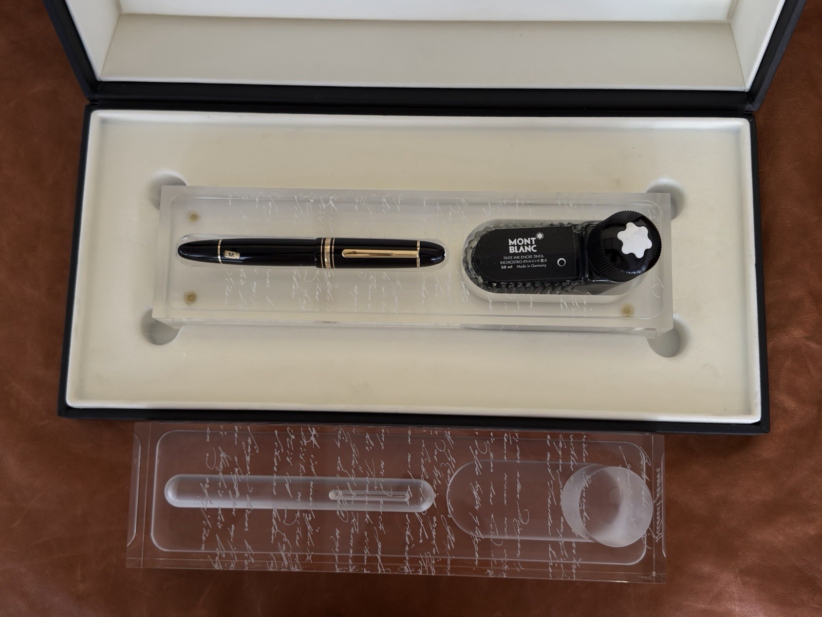 Montblanc Meisterstuck 149 UNICEF Helmut Jahn Limited Edition 18K M Nib