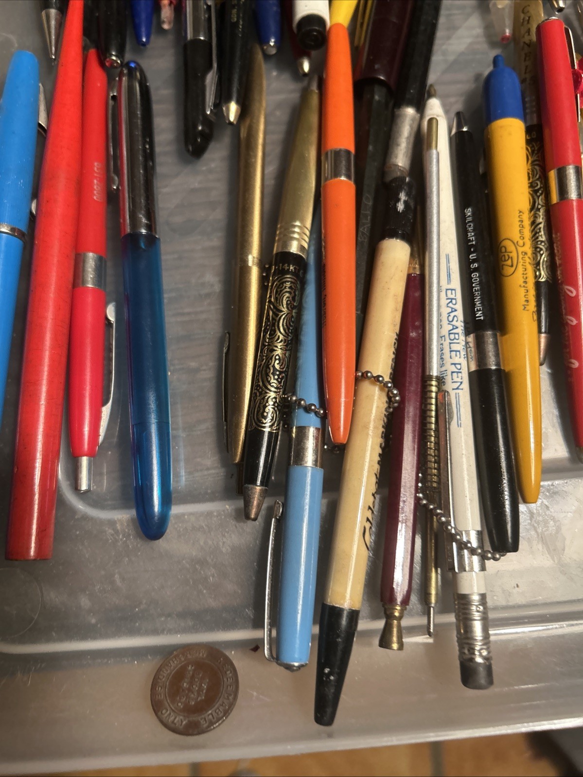 VINTAGE LOT OF 50+PENS & PENCILS FOR PARTS & REPAIR