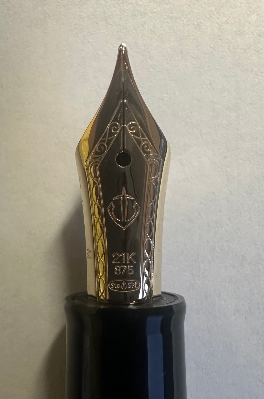 Sailor Profit Standard – Medium Nib – 21k -Black Resin – With Box & Converter