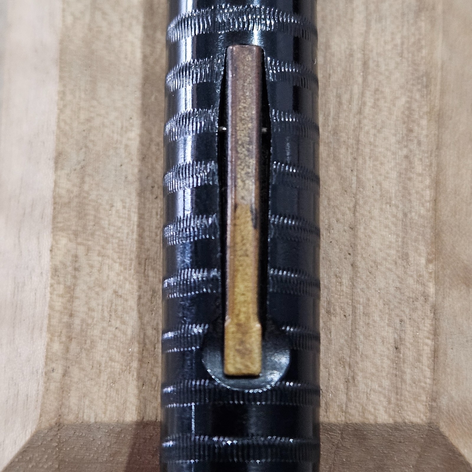 Unbranded Lever Fill Black Etched Cap & Barrel With Pointed Ends 5″ Fountain Pen