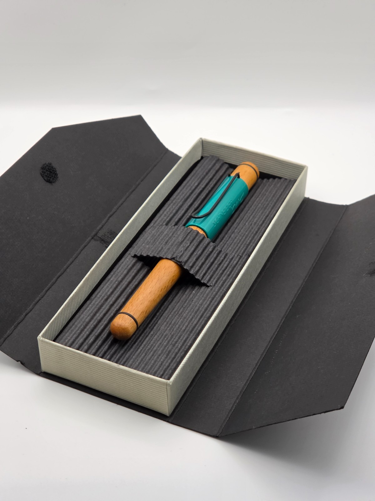 Vintage 1990s Schneider Pro Wood Fountain Pen Green Broad Nib Boxed