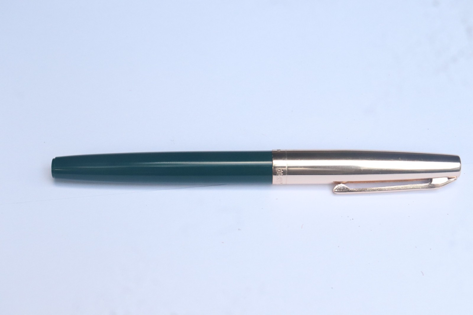 Vintage Unused Hero 332 Fountain Pen Green Plastic body Fine Nib China