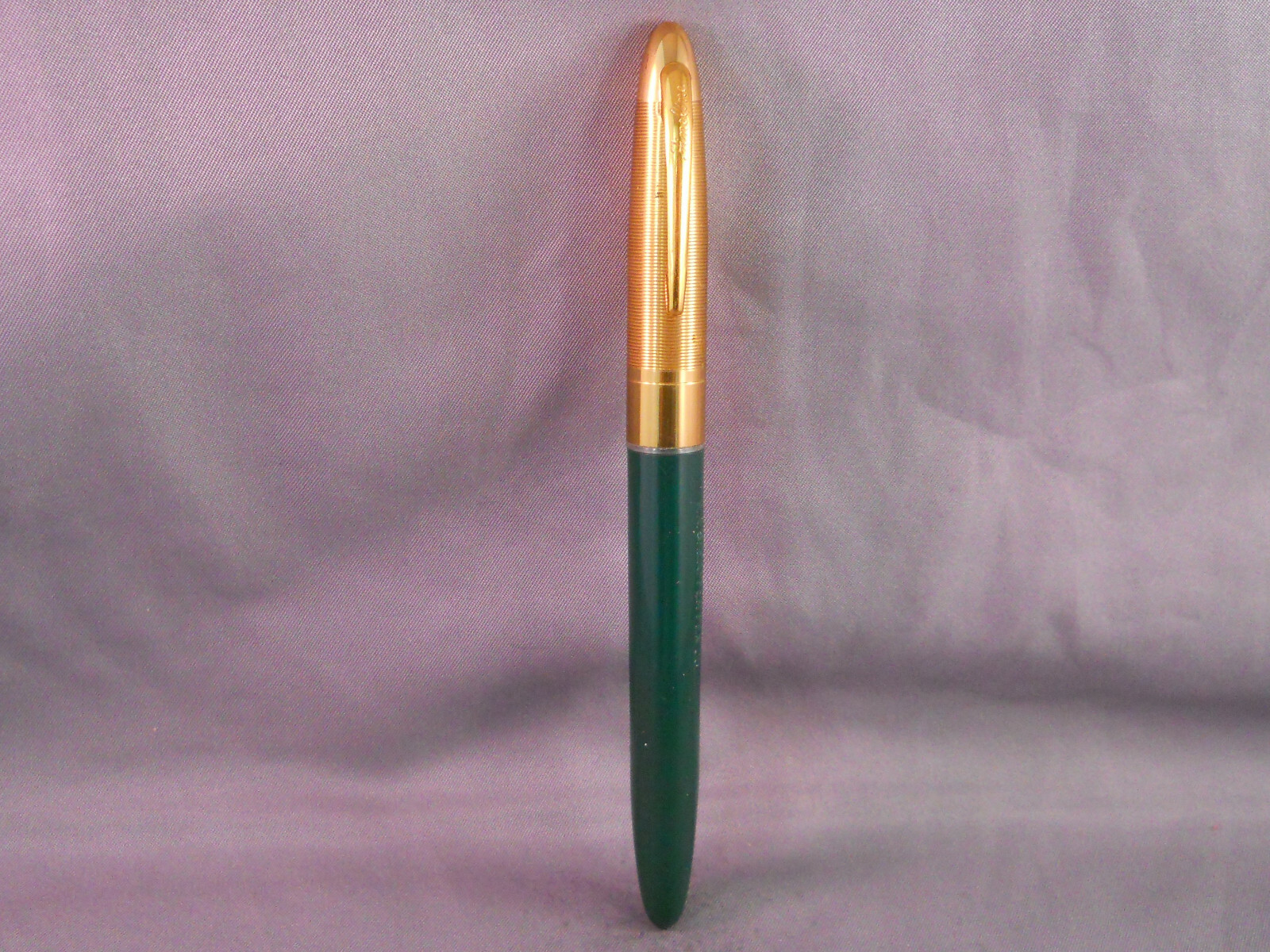 Sheaffer Vintage Fineline Lever Fill Pen–Goldtone cap-medium nib-green